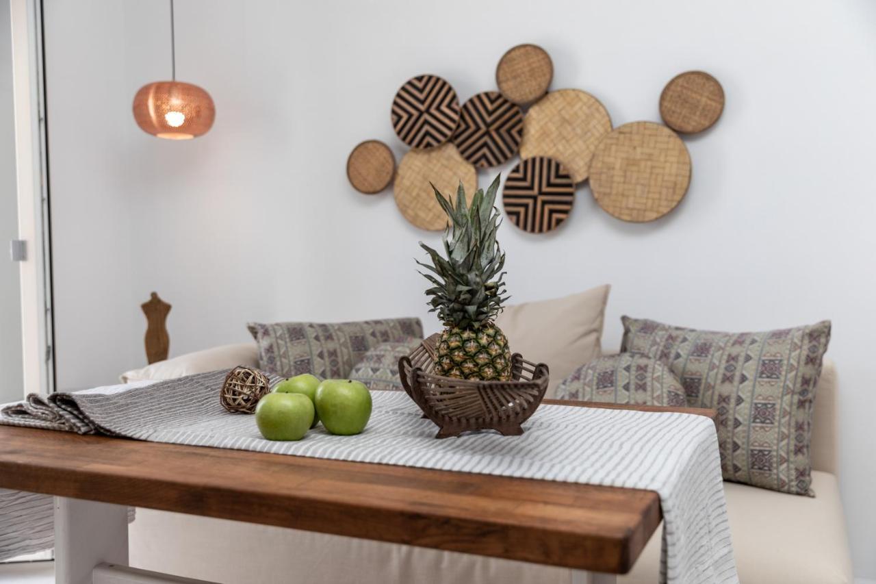 Naxian Lounge * Naxos City
